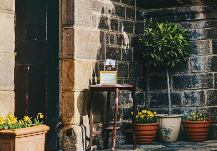detalle de piedra natural en arquitectura de casa turística